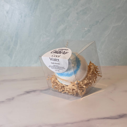 Cool Water Bath Bomb Strong fragrance reminiscent of an Irish Spring